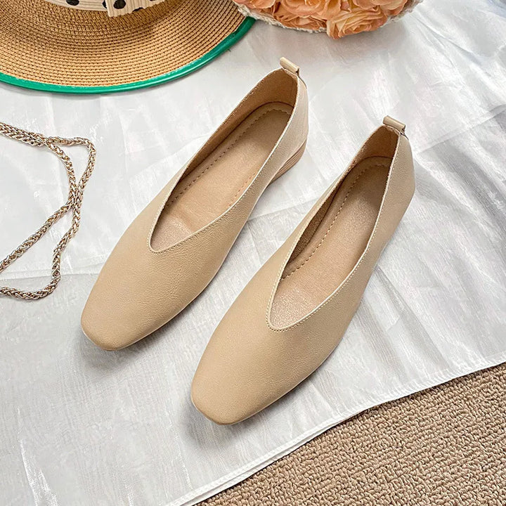 Elegant Green Mary Jane Flats – Retro Summer Style